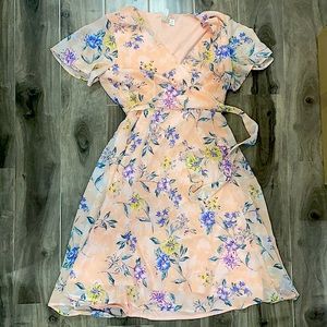Peach coloured dress in size medium